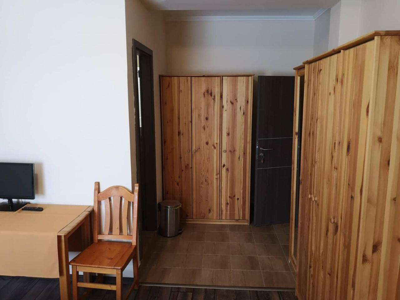 Kek Laguna Panzio Dombrád Dış mekan fotoğraf